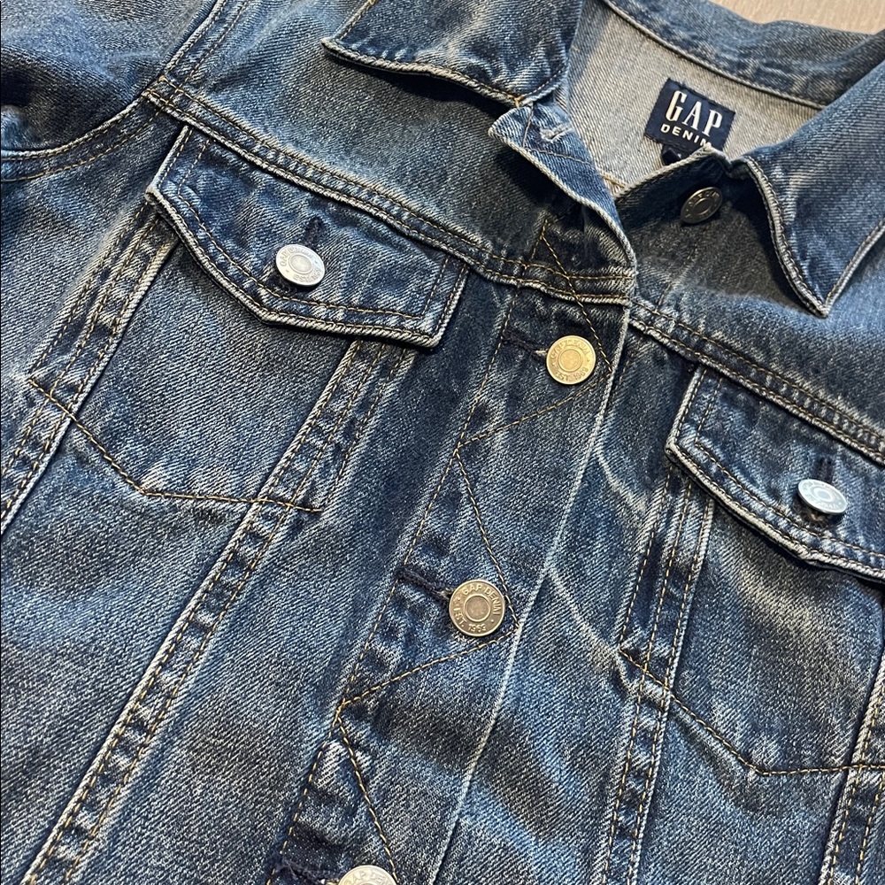 GAP Icon Denim Jean Jacket - Picture 3 of 6